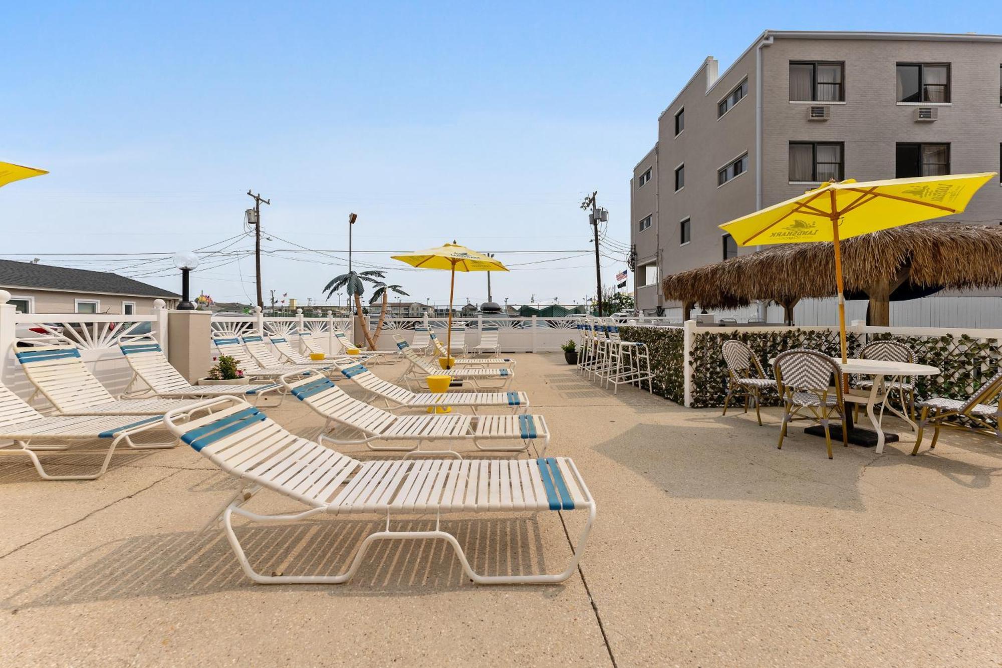 Oceanic Hotel & Barefoot Tiki Bar Wildwood Exterior foto